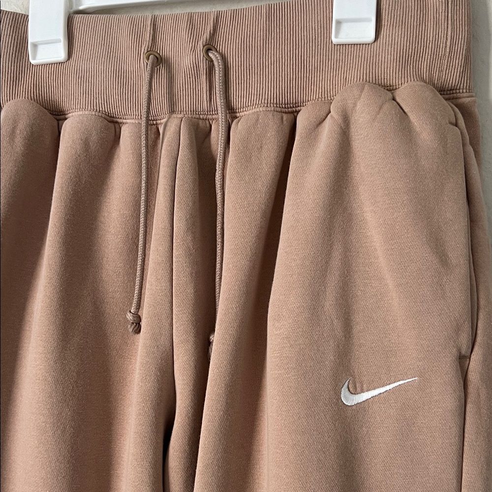 Like New! Nike Phoenix Fleece High Waisted Oversized Joggers Beige in Size M - Picture 5 of 16